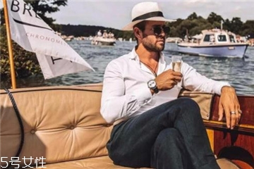 巴拿马帽子搭配什么衣服,巴拿马帽子搭配