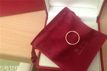 玫瑰金戒指会掉色吗,卡地亚玫瑰金戒指会掉色吗