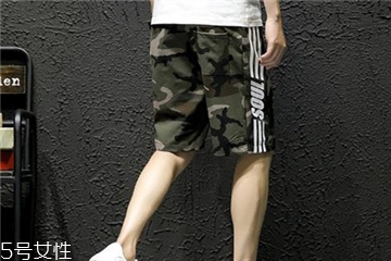 沙滩裤可以下水吗,穿沙滩裤下水里面还要穿吗