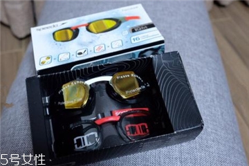 如何防止泳镜进水,泳镜进水处理小窍门 如何防止泳镜进水,泳镜进水处理小窍门