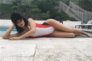 泳衣是连体好还是分体好?,泳衣连体还是分体的好