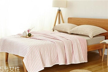 蚕丝夏凉被可以用洗衣机洗吗,天丝夏凉被可以用洗衣机洗吗