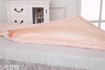 蚕丝被儿童能睡吗,儿童可以睡蚕丝被吗