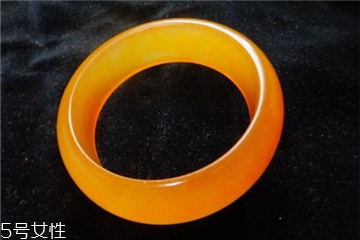 金丝玉手镯一般多少钱,金丝玉手镯多少钱一个