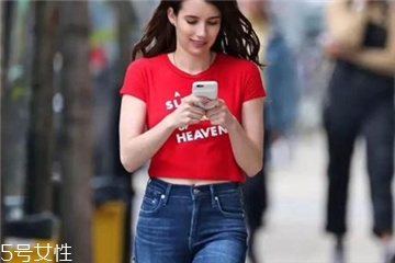 红色t恤 女,红色t恤搭配什么外套