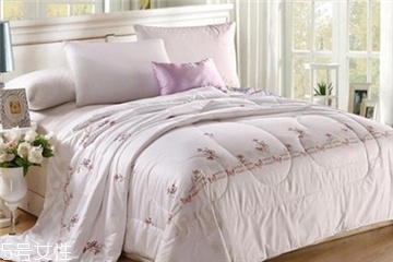 蚕丝被能用除螨仪吗,蚕丝被怎么除螨虫