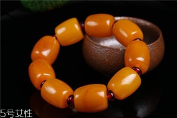 怎样盘玩琥珀木手串,琥珀手串怎么盘玩包浆