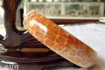 珊瑚玉手镯怎么养色彩,珊瑚玉什么颜色的最好