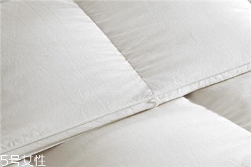 羽绒被发黄如何清洗,羽绒被表面发黄怎么洗干净