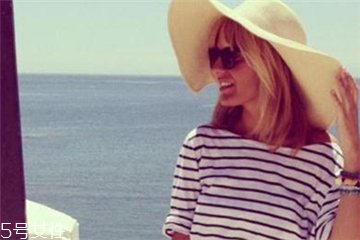 草帽怎么固定在头上,草帽怎么固定戴在头上