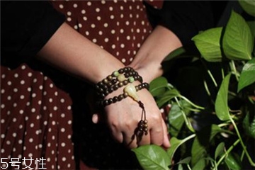 金丝楠木手串能上油吗?,金丝楠木手串能上油吗最适合这三类人群 金丝楠木手串能上油吗?,金丝楠木手串能上油吗最适合这三类人群