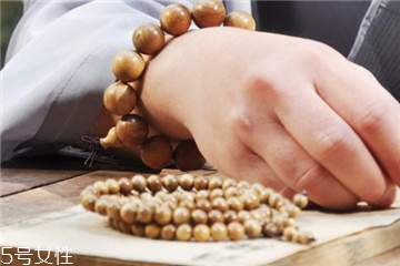 金丝楠木手串可以沾水吗,金丝楠木手串用水洗了怎么办