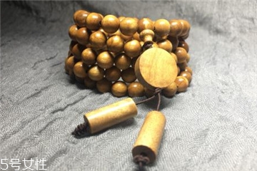 黄花梨手串怎么盘,金丝楠木手串怎么选 黄花梨手串怎么盘,金丝楠木手串怎么选