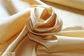 真丝可以用洗衣液洗吗,真丝可以用洗衣机洗吗