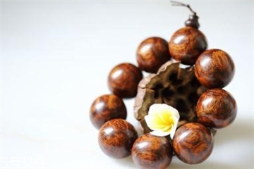 黄花梨手串有香味吗,黄花梨手串有味道吗