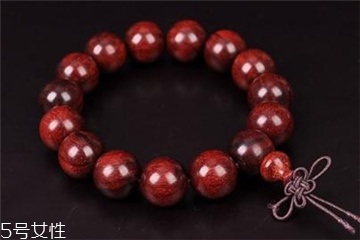 女士戴小叶紫檀手串多少颗好,小叶紫檀手串一般多少颗才好 女士戴小叶紫檀手串多少颗好,小叶紫檀手串一般多少颗才好