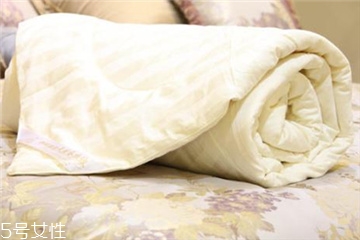 贡缎怎么洗,贡缎可以机洗吗 贡缎怎么洗,贡缎可以机洗吗