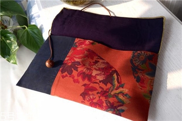 香云纱可以水洗吗 清洗方式要注意,香云纱可以水洗吗