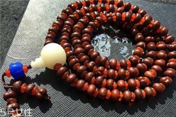 菩提子手串有什么寓意和功效,菩提根手串都有什么颜色 菩提子手串有什么寓意和功效,菩提根手串都有什么颜色
