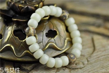 怎么辨别菩提手串真假,菩提根手串真假辨别真假