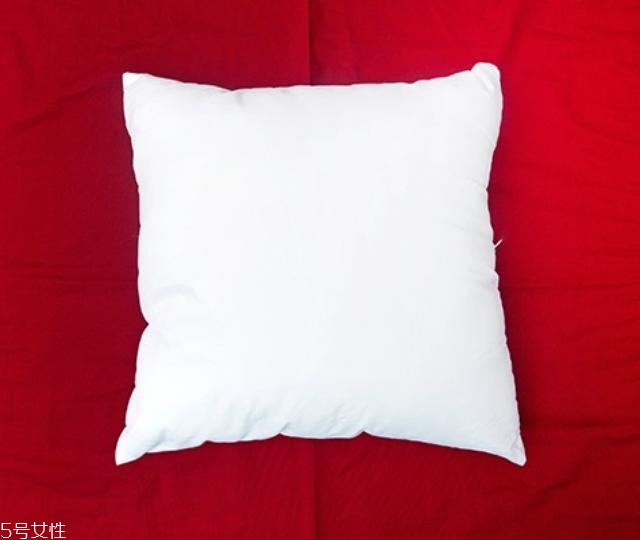 抱枕套不用拉链的做法视频,抱枕拉链怎么装 抱枕套不用拉链的做法视频,抱枕拉链怎么装