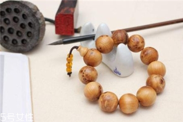 崖柏手串需要上油吗,崖柏手串出油好不好