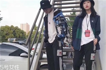 针织面料的裤子可以改短吗,裤脚有拉链的裤子可以改短吗 针织面料的裤子可以改短吗,裤脚有拉链的裤子可以改短吗