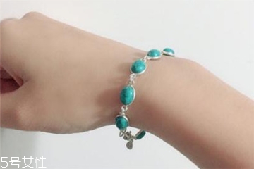 绿松石发黄怎么回事,绿松石为什么会变黄