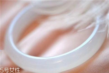 紫罗兰玉髓手镯一般多少钱,黄玉髓手镯一般多少钱