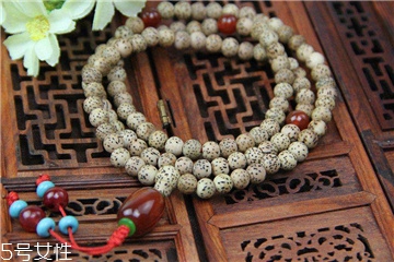 如何盘星月菩提手串最好方式,星月菩提怎么串珠 如何盘星月菩提手串最好方式,星月菩提怎么串珠