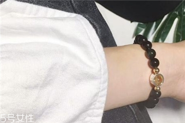 黑曜石手链如何净化,黑曜石吊坠脏了怎么清洗