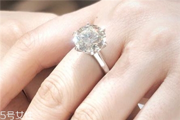 750钻戒好还是950钻戒好,钻石750和950哪个好