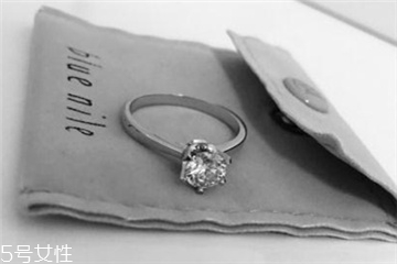 一克拉钻戒有多大图片,一克拉钻戒有多大