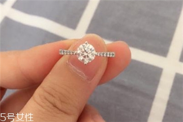 钻石戒指用什么清洗比较好,钻戒用什么清洗会亮?钻戒用什么洗最好?