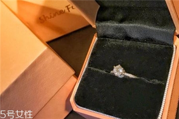 钻戒可以戴右手吗?,有没有人钻戒戴右手的