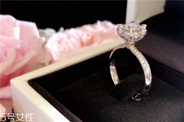 钻戒可以用火烧吗,钻戒用火烧过会怎样