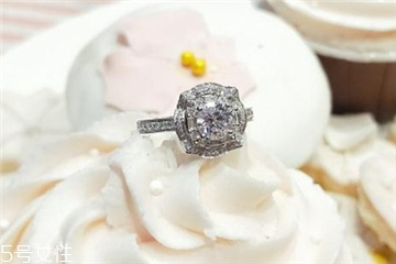 钻戒可以用醋洗吗,钻戒可以用白醋泡吗