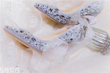 婚鞋需要准备几双,新娘婚鞋要准备几双