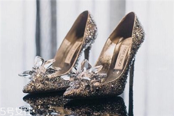 结婚的婚鞋可以送人吗,穿过的婚鞋可以送人吗 结婚的婚鞋可以送人吗,穿过的婚鞋可以送人吗