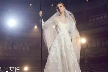 婚纱什么颜色好看呢,婚纱什么颜色好