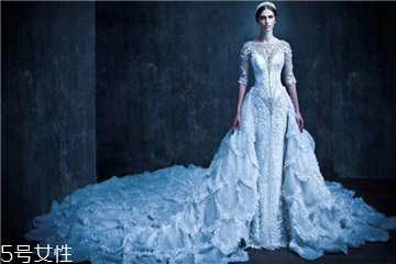 婚纱可以穿两次吗女方一次男方一次,婚纱可以穿两次吗 婚纱可以穿两次吗女方一次男方一次,婚纱可以穿两次吗