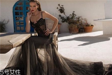 红色婚纱的寓意是什么,黑色婚纱的寓意是什么