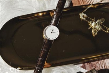 手表保护膜要撕吗,手表表面的膜要不要撕