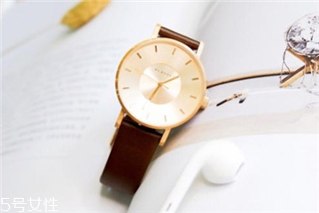 手表镜面怎么清洗不会有刮痕,手表镜面脏了怎么清洗