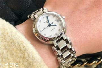 孕妇可以戴手表吗 探秘孕妇能不能带手表,怀孕的人能带手表吗