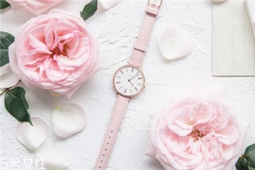 手表皮带怎么换钢带,皮链手表怎么更换表带