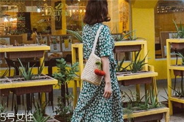 绿色印花连衣裙卖点,绿色印花连衣裙特点