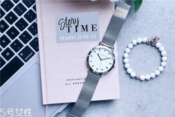 手表用吹风机吹了之后不走了,手表进水了可以用吹风机吹吗