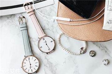 手表可以用牙膏洗吗,手表可以用牙刷清洗吗