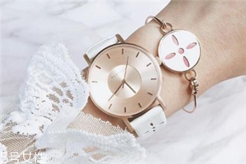 手表时间可以逆时针调吗,调手表是顺时针还是逆时针 手表时间可以逆时针调吗,调手表是顺时针还是逆时针